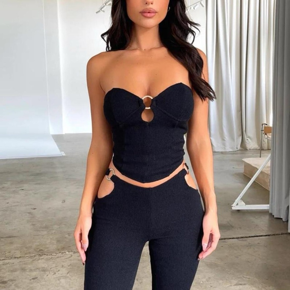 Elegant Black Strapless Crop Top
